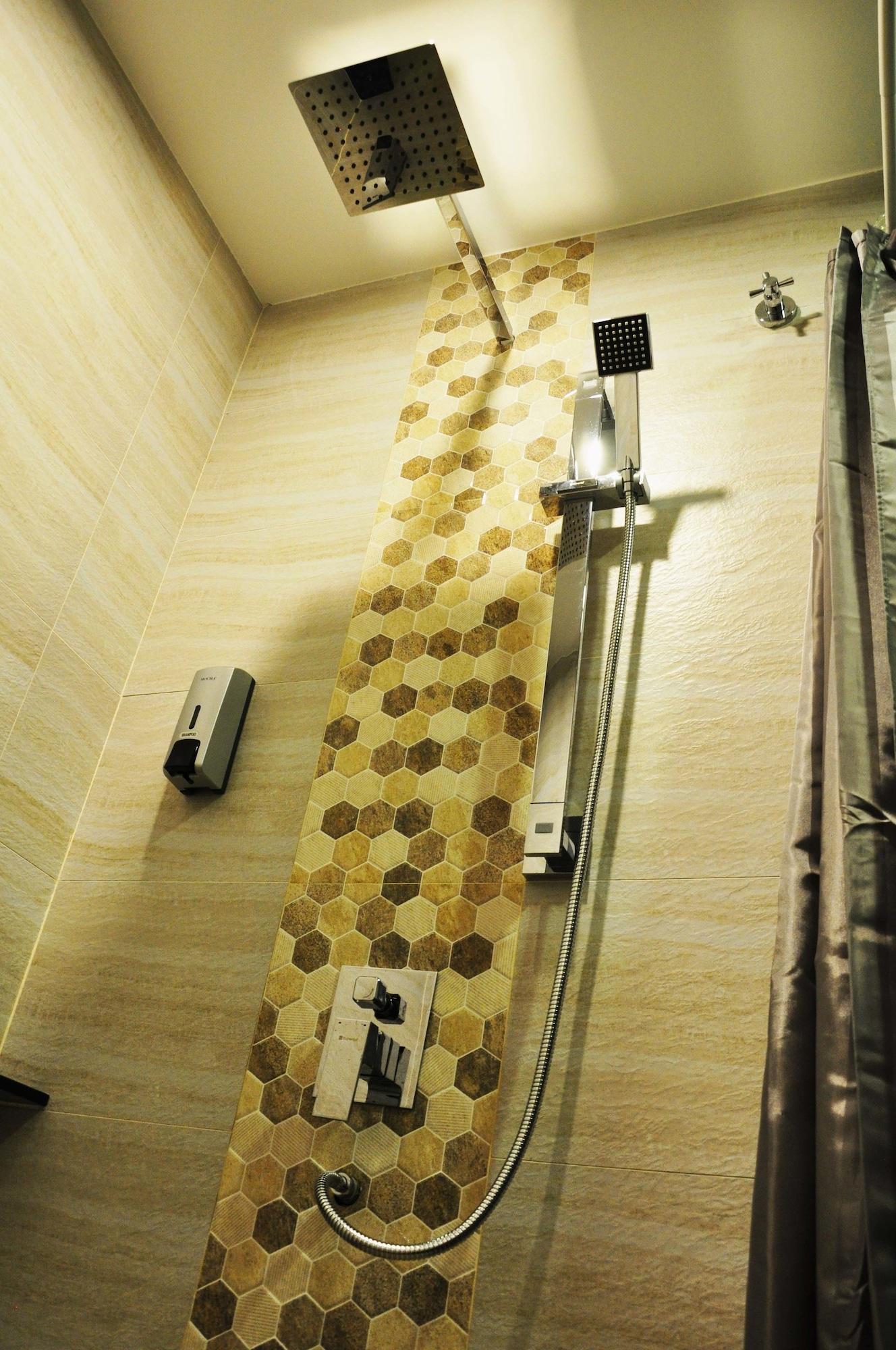 Valya Hotel, איפוה מראה חיצוני תמונה